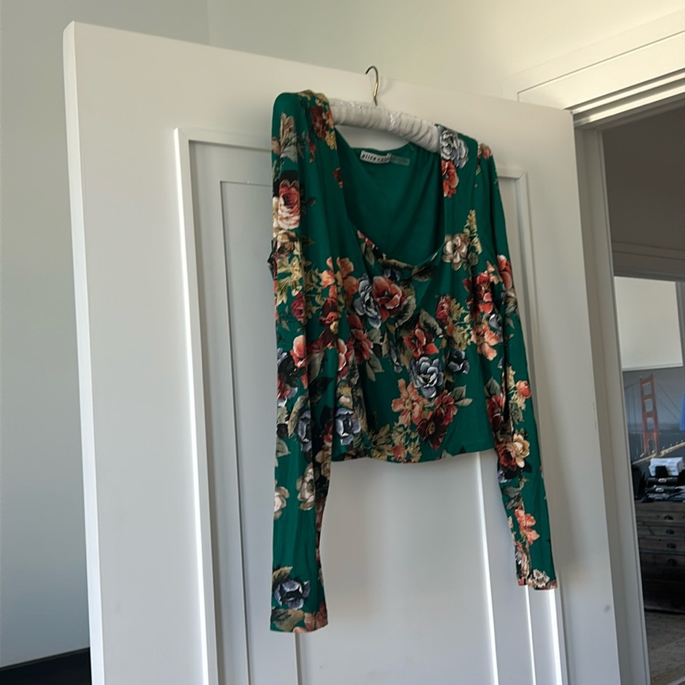 Alice + Olivia large green floral print crop top